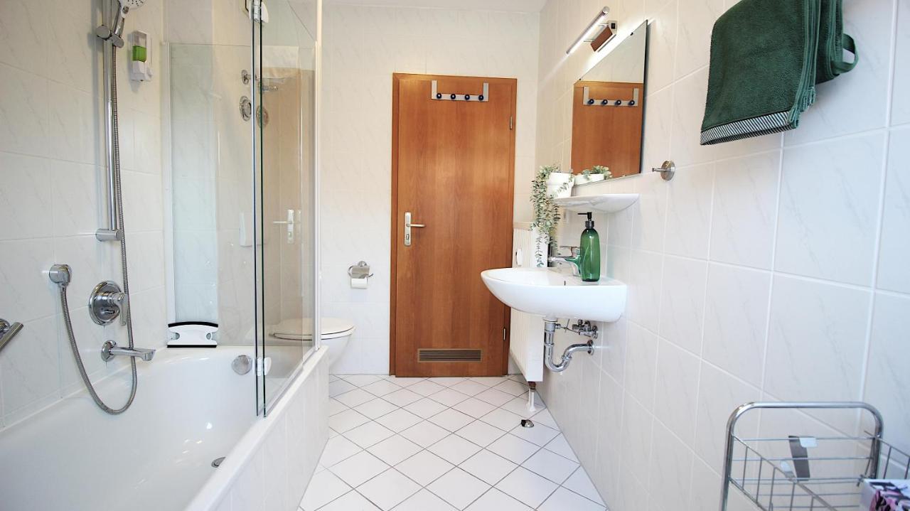 Homie Stay Zell - Apartment Mit Privatparkplatz Zell am Main Ngoại thất bức ảnh